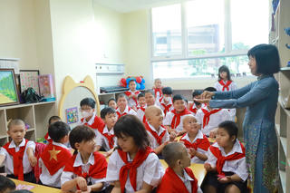 Những ngày khai giảng đặc biệt trong bệnh viện