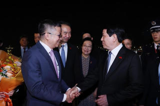 Chủ tịch nước bắt đầu chuyến tham dự kỷ niệm 80 năm Chiến thắng phát-xít