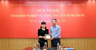 Vinataba – Petrolimex tăng cường đoàn kết, giao lưu, trao đổi kinh nghiệm trong công tác xây dựng Đảng.