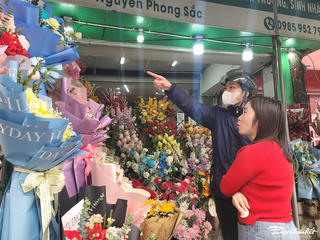 Thị trường hoa tươi trước thềm 8/3: Kém sôi động