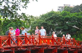 Khai thác di sản văn hóa để phát triển du lịch