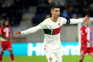 Ronaldo lên tuyển Bồ Đào Nha chuẩn bị vòng loại Euro 2024