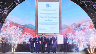 Lễ đón nhận danh hiệu thành viên mạng lưới công viên Địa chất toàn cầu UNESCO Cao nguyên đá Đồng Văn