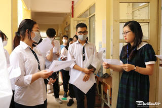 Hàng chục nghìn chứng chỉ ngoại ngữ cấp sai quy định: Thận trọng tuyển sinh bằng IELTS