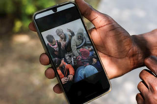 Hành trình di cư chưa hồi kết