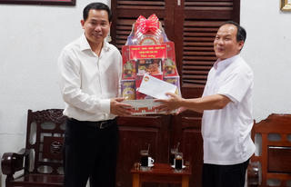 Cần Thơ: Lãnh đạo thành phố thăm chúc mừng lễ Phục sinh