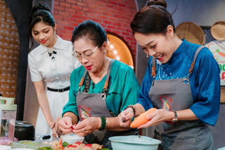 NSƯT Hà Vy mang phong cách ẩm thực Việt áp dụng vào món ăn xuất xứ nước ngoài