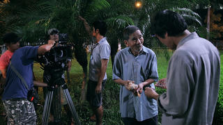 Xét tặng danh hiệu nghệ sĩ: Phải chăng 'cả làng cùng vui'?