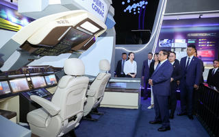 Thủ tướng tham quan, tìm hiểu kinh nghiệm phát triển của quận Phố Đông (Thượng Hải)