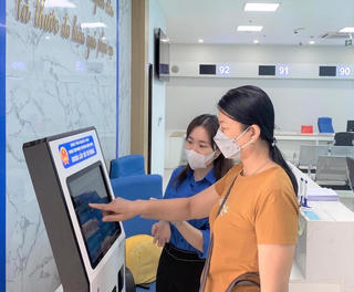 Mạnh tay miễn, giảm lệ phí sử dụng dịch vụ công trực tuyến