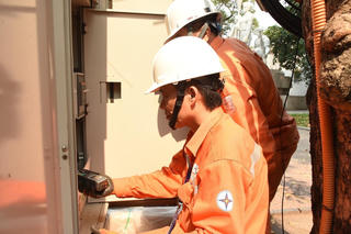 Tiêu thụ điện toàn quốc đạt đỉnh kỷ lục mới, vượt 1 tỷ kWh