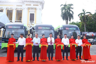 Hà Nội khai trương tuyến buýt điện kết nối các điểm du lịch nổi tiếng