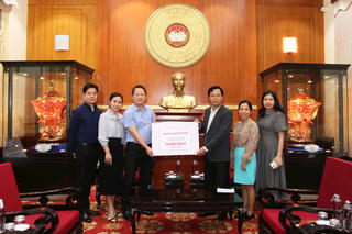 Đoàn kết giúp nhau vượt khó