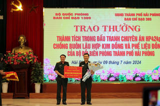 Bộ Quốc phòng thưởng ‘nóng’ Bộ đội biên phòng Hải Phòng