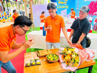 Ẩm thực địa phương 'hút' khách du lịch trong và ngoài nước