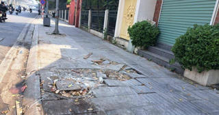 Lại vẫn chuyện vỉa hè