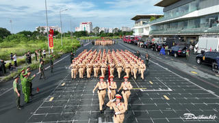 Công an Hà Nội hợp luyện diễu binh, diễu hành dịp kỷ niệm 80 năm Quốc khánh 2/9