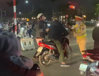 Hải Phòng: Khởi tố vụ hành hung Cảnh sát giao thông khi bị kiểm tra nồng độ cồn