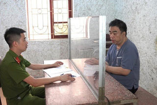 Khai trừ Đảng Giám đốc Trung tâm Văn hóa - Điện ảnh Hoà Bình