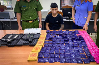 Sơn La: Bắt nhóm buôn súng và ma túy từ biên giới