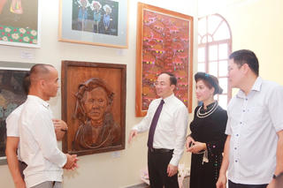 ‘Sắc chàm nơi đầu nguồn sông Cầu’