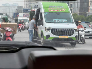 Hà Nội: Thu hồi phù hiệu gần chục xe hợp đồng