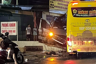 Đồng Nai: 4 người tử vong sau va chạm giữa xe 16 chỗ và xe khách 