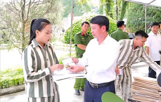 Đặc xá cho 308 phạm nhân ở Trại giam Tân Lập