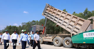 Thủ tướng kiểm tra một số dự án giao thông trọng điểm tại Khánh Hòa và Phú Yên