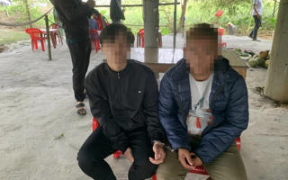 Bắt nhóm cướp chuyên 'hành nghề' trong mưa lũ