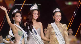 Khoảnh khắc Ngọc Châu đăng quang Hoa hậu Hoàn vũ Việt Nam 2022