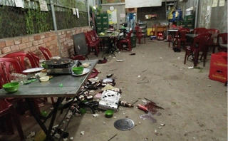 Chém bạn cùng quê trong quán lẩu vì chuyện vay tiền