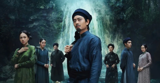 Phía sau hào quang của các bộ phim trăm tỷ