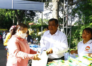 Kêu gọi các tầng lớp nhân dân hưởng ứng Cuộc vận động người Việt dùng hàng Việt