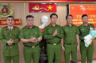 Quảng Ngãi: Khen thưởng cán bộ, chiến sĩ bắt đối tượng thu tiền bảo kê mỏ cát