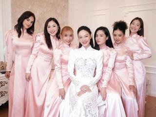 Dàn phù dâu, phù rể chiếm spotlight trong lễ gia tiên của Minh Hằng và chồng doanh nhân