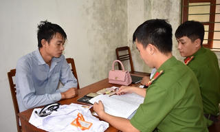9x liên tục ‘chôm chỉa’ điện thoại tại bệnh viện