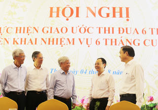 Chủ tịch Đỗ Văn Chiến chủ trì hội nghị sơ kết giao ước thi đua cụm 5 thành phố trực thuộc Trung ương 