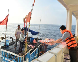 Chi đội Kiểm ngư số 3 ngăn chặn chống khai thác hải sản bất hợp pháp