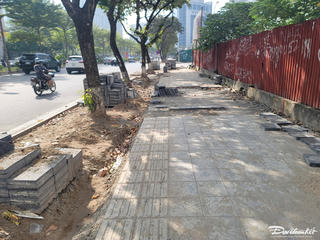 Hà Nội: Nhiều vấn đề tại tuyến phố lát vỉa hè gần 5 tháng chưa xong