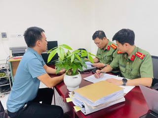 Khởi tố 3 bị can tổ chức cho người khác trốn ra nước ngoài lao động bằng visa du lịch