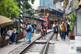 Có nên phát triển “cà phê đường tàu” thành sản phẩm du lịch?