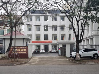 Khởi tố vụ án 'làm xiếc' trên thiết bị giáo dục ở Hà Tĩnh