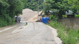 Hoà Bình: Trạm trộn bê tông Minh Thành bị tố nhiều lần xả thải ra môi trường