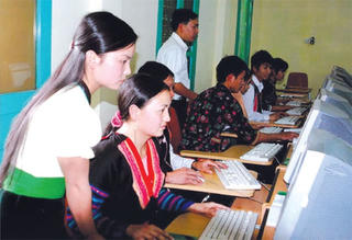 Đẩy mạnh hỗ trợ đồng bào dân tộc thiểu số tiếp cận thông tin