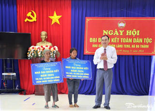 Quảng Ngãi: Sôi nổi Ngày hội Đại đoàn kết ở khu dân cư thôn làng Teng