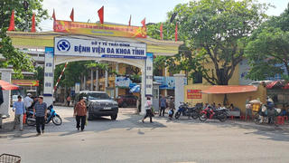 Thái Bình: 1 người tử vong bất thường sau bữa cỗ có món tiết canh