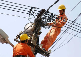 Bao giờ tăng giá điện?