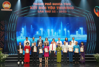 Hơn 44 tỷ đồng hỗ trợ người nghèo tại Chương trình 'Thành phố nghĩa tình - Kết nối yêu thương'