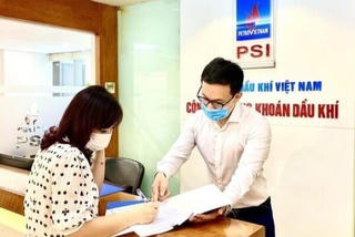 Bố trí người chưa có chứng chỉ hành nghề thực hiện nghiệp vụ, Chứng khoán Dầu khí (PSI) bị xử phạt